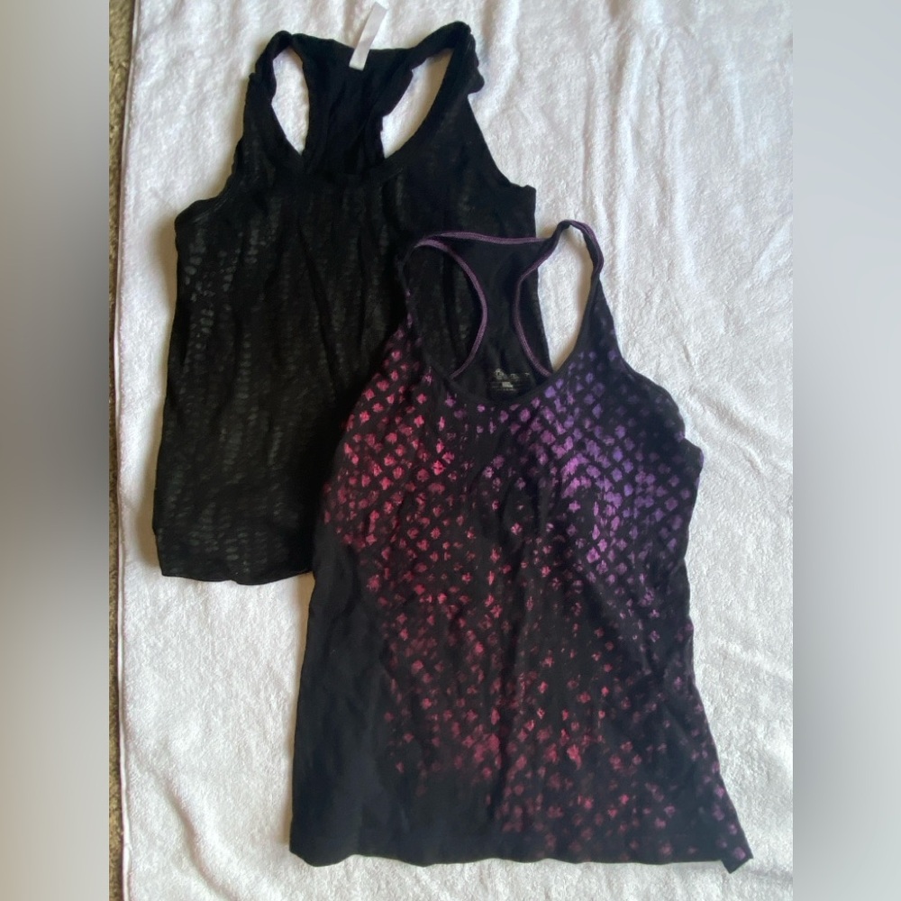 🌺 3/$10 Set of 2 Active Tank top